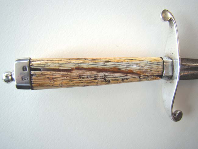 A Silver Mounted Napoleonic Period British Naval 'Fighting' Dirk with 14" blade and made in 1805 — image 5